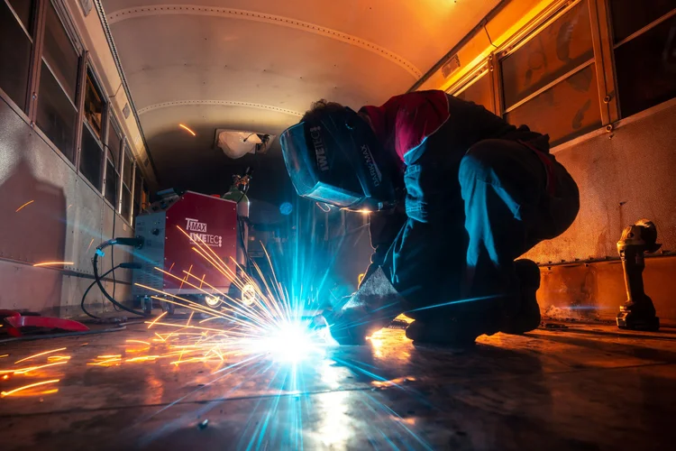 Mobile welding and on-site repair